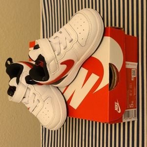 Nike Court Borough Low 2